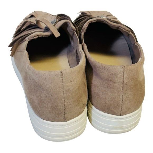 Ariat women's Taupe Faux Suede Textile upper with frindge and silver button. - Picture 6 of 11
